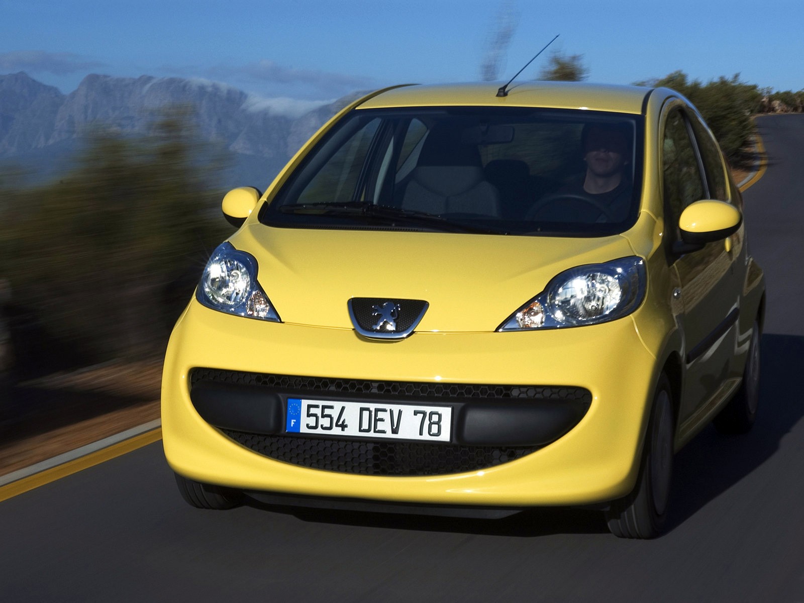 Peugeot 107 3 Doors photo 13