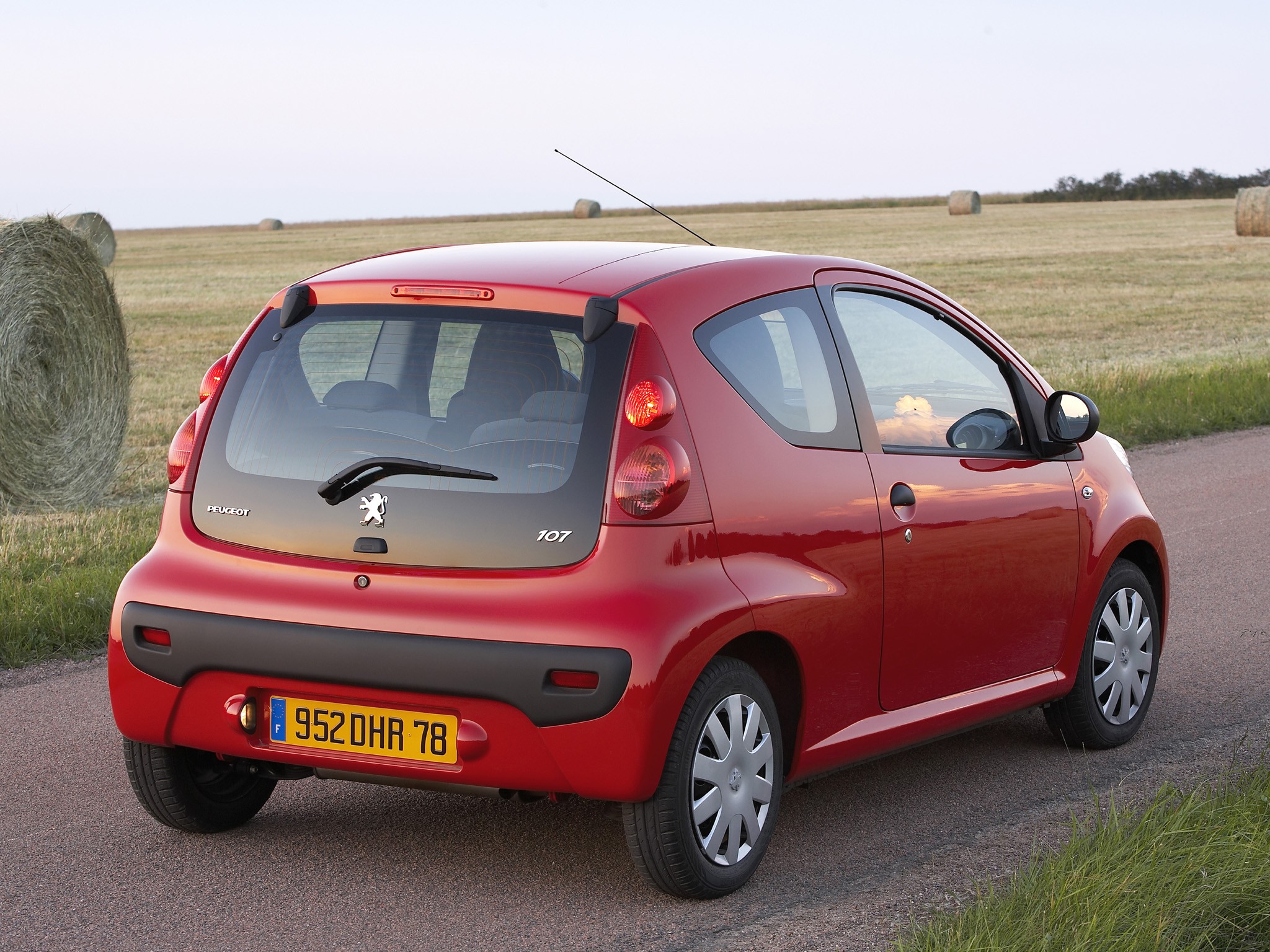 Peugeot 107 3 Doors photo 33