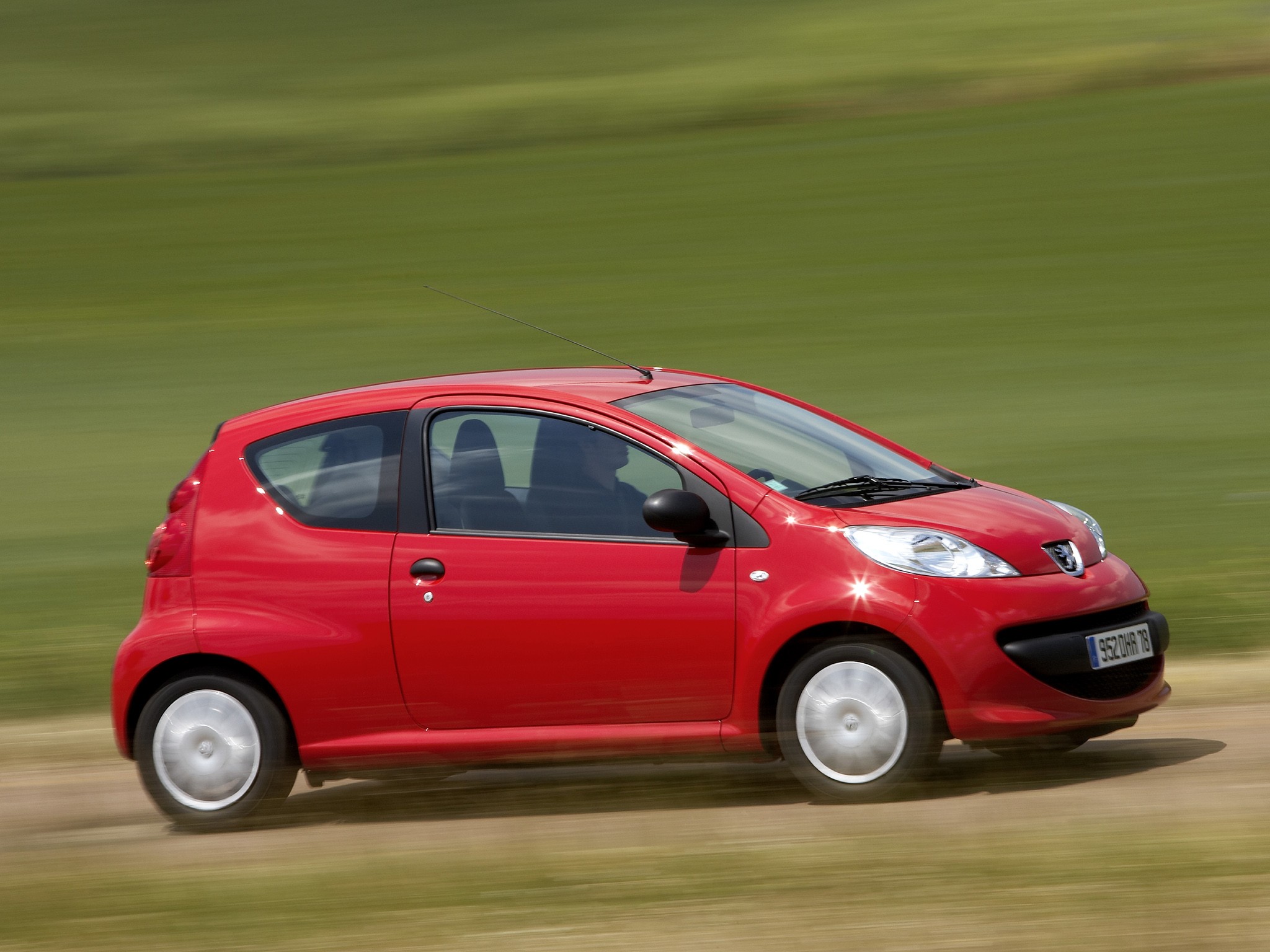 Peugeot 107 3 Doors photo 34