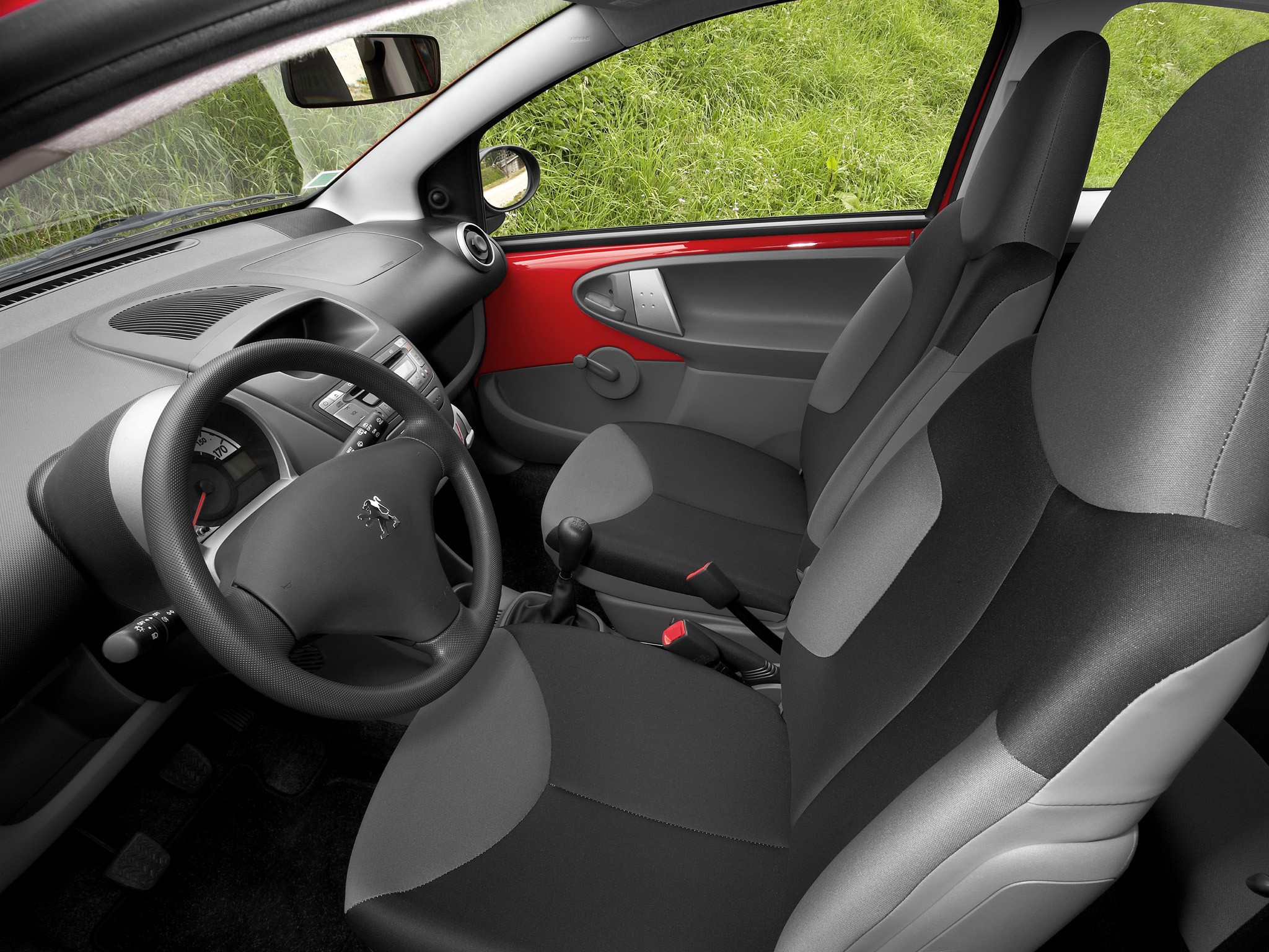 Peugeot 107 3 Doors photo 39