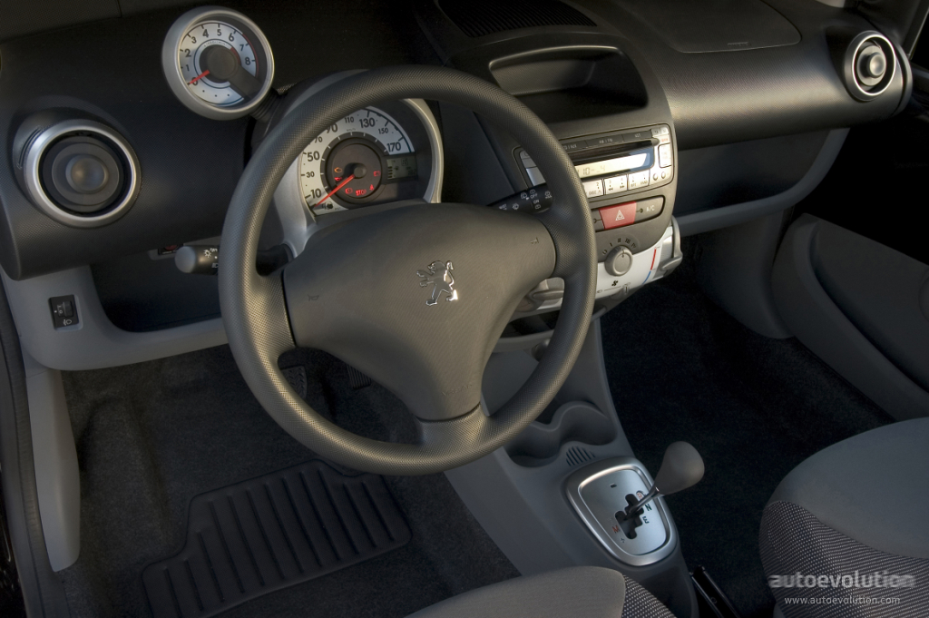 Peugeot 107 3 Doors photo 35