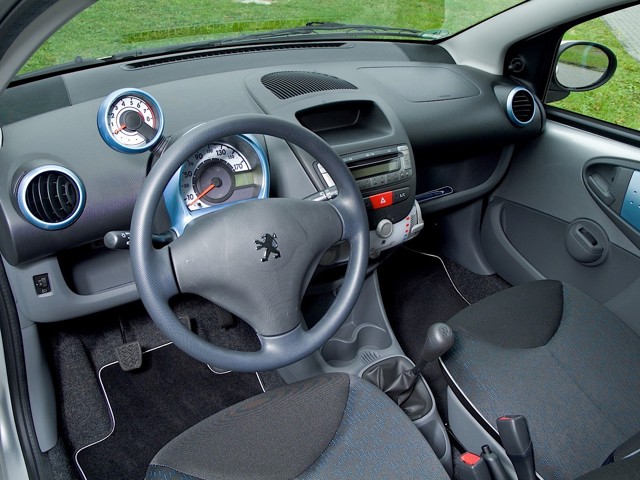 Peugeot 107 3 Doors photo 18