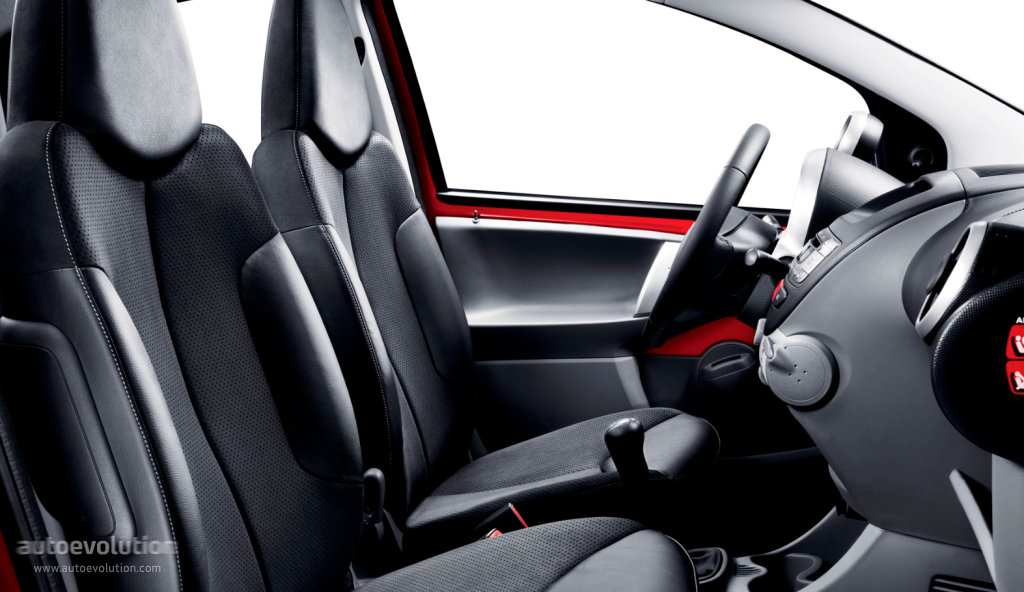 Peugeot 107 3 Doors photo 12