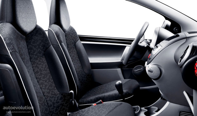Peugeot 107 3 Doors photo 13