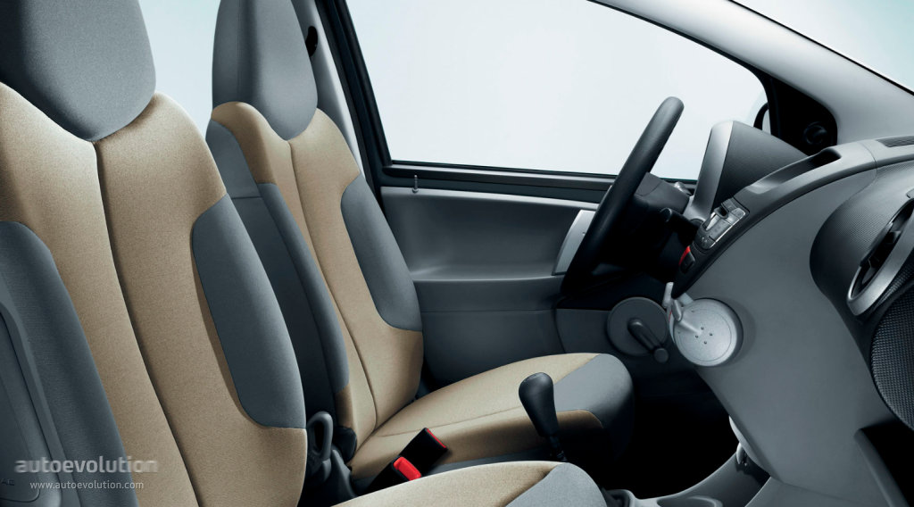 Peugeot 107 3 Doors photo 9