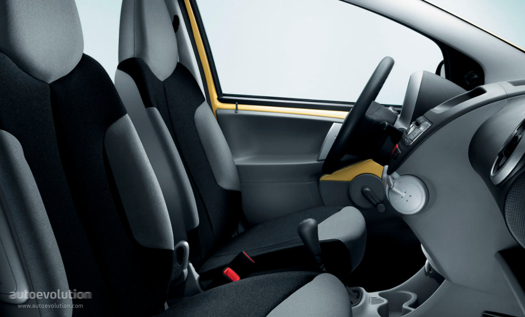 Peugeot 107 3 Doors photo 10