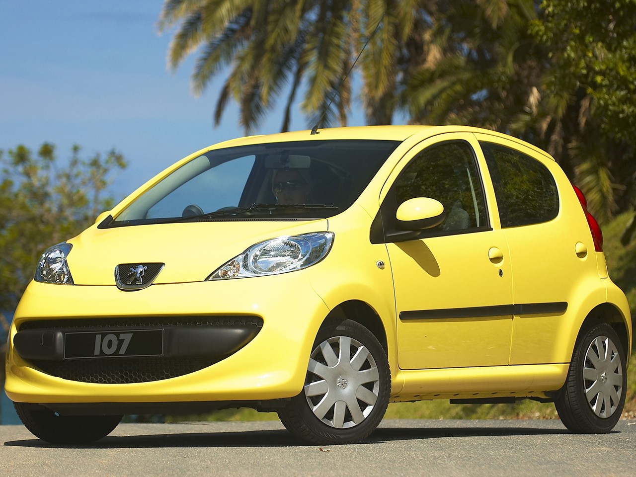 Peugeot 107 5 Doors photo 8
