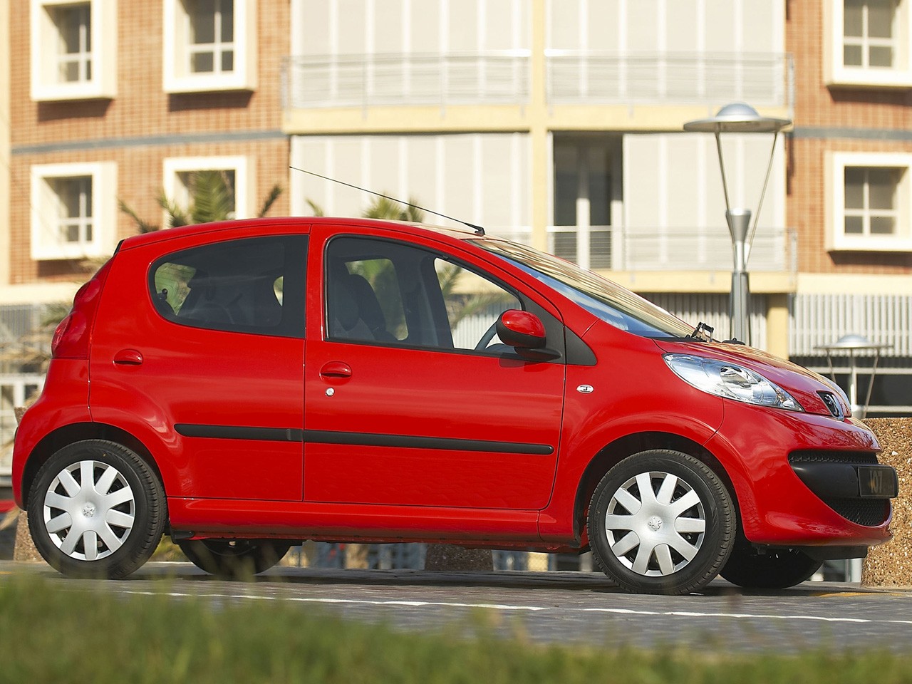 Peugeot 107 5 Doors photo 11