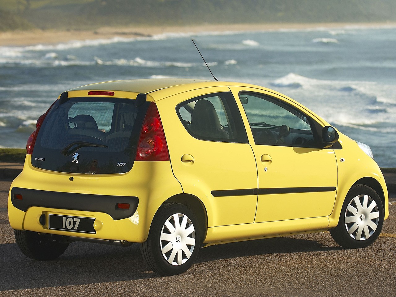 Peugeot 107 5 Doors photo 12
