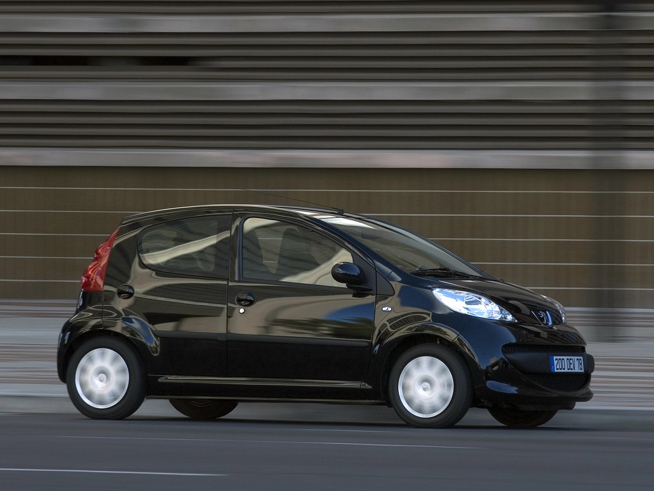 Peugeot 107 5 Doors photo 19