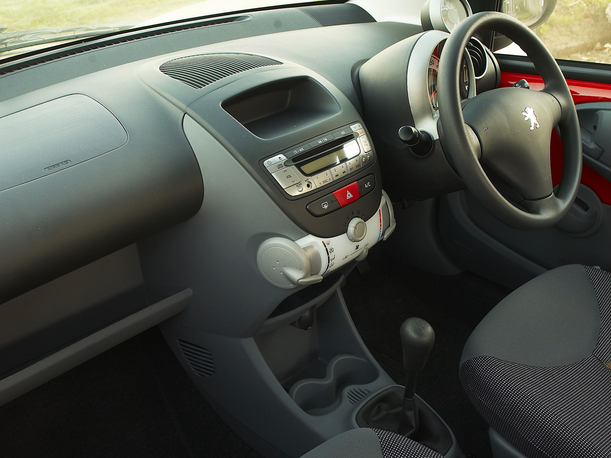 Peugeot 107 5 Doors photo 31