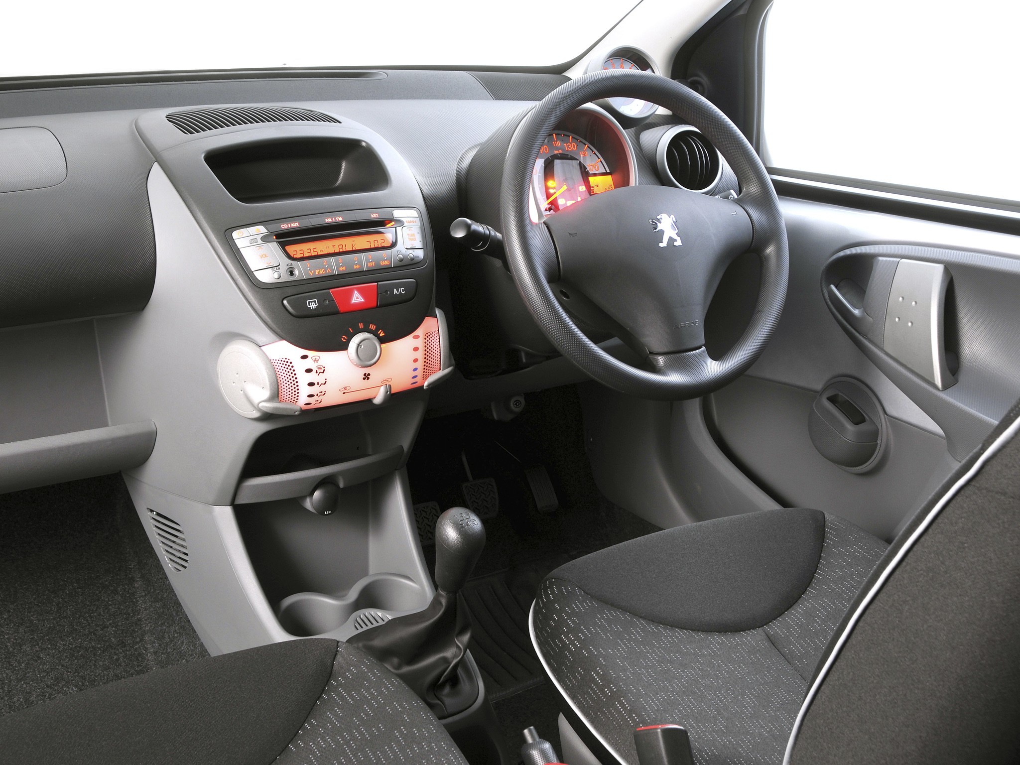 Peugeot 107 5 Doors photo 43