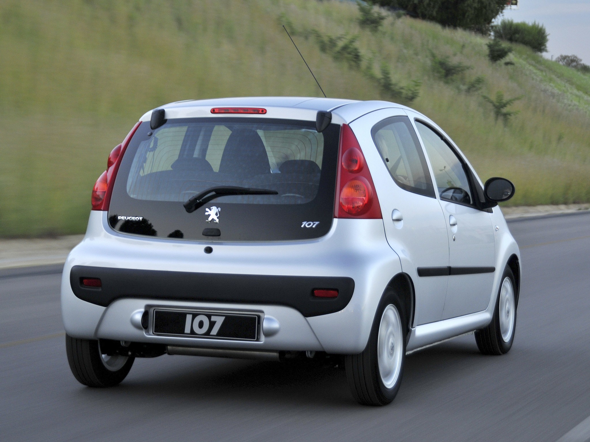 Peugeot 107 5 Doors photo 17