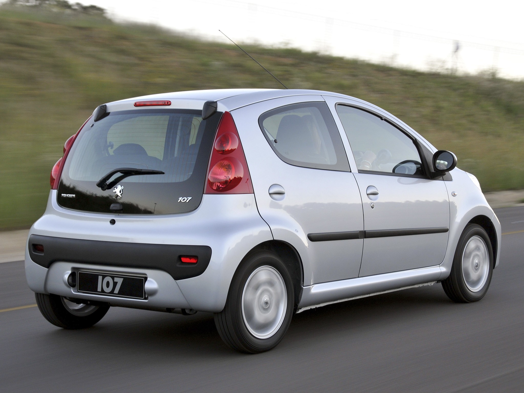 Peugeot 107 5 Doors photo 19