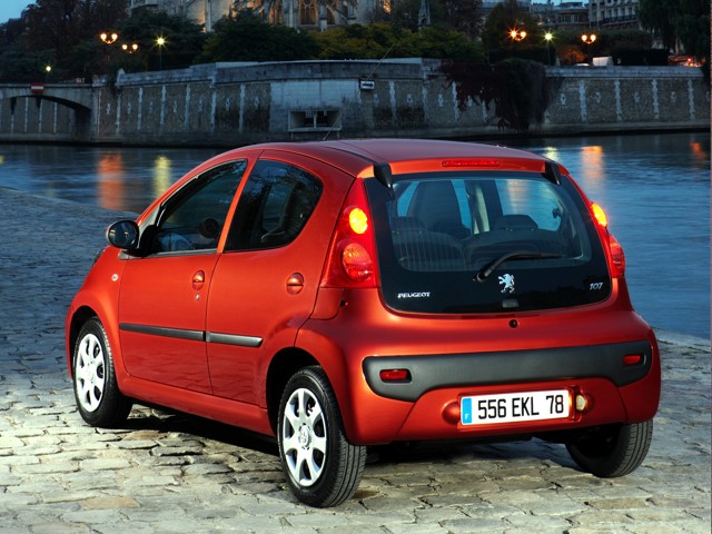 Peugeot 107 5 Doors photo 24