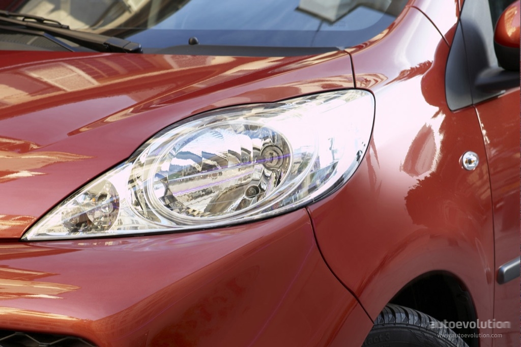 Peugeot 107 5 Doors photo 15