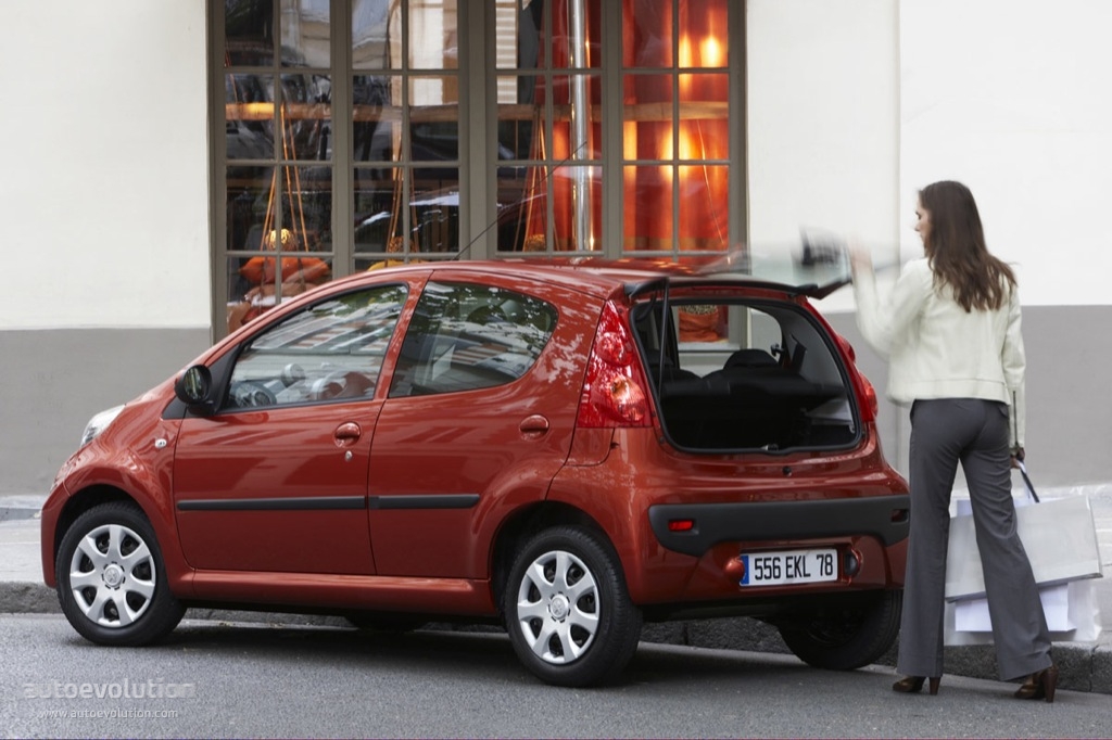 Peugeot 107 5 Doors photo 6