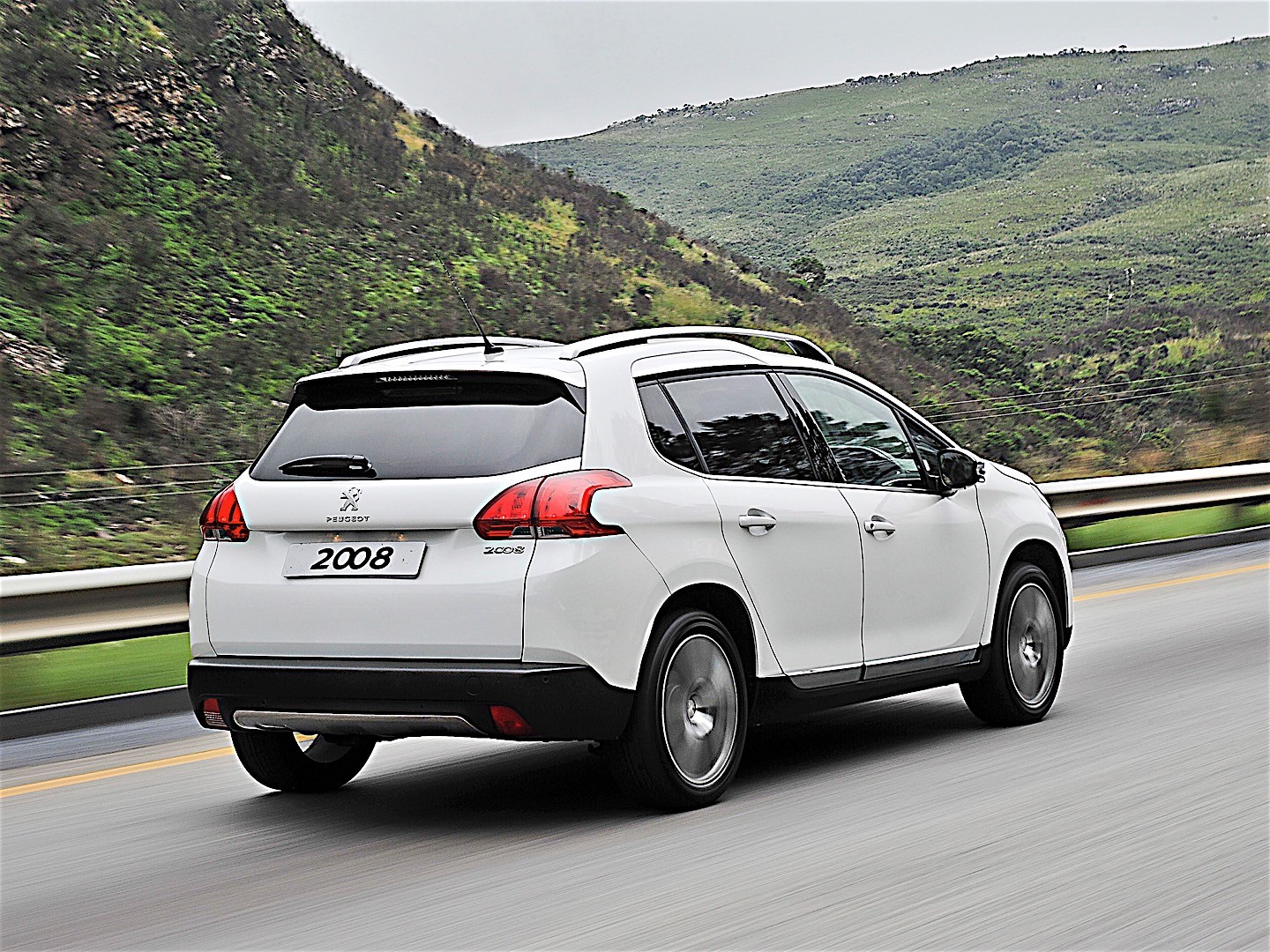 Peugeot 2008 photo 25