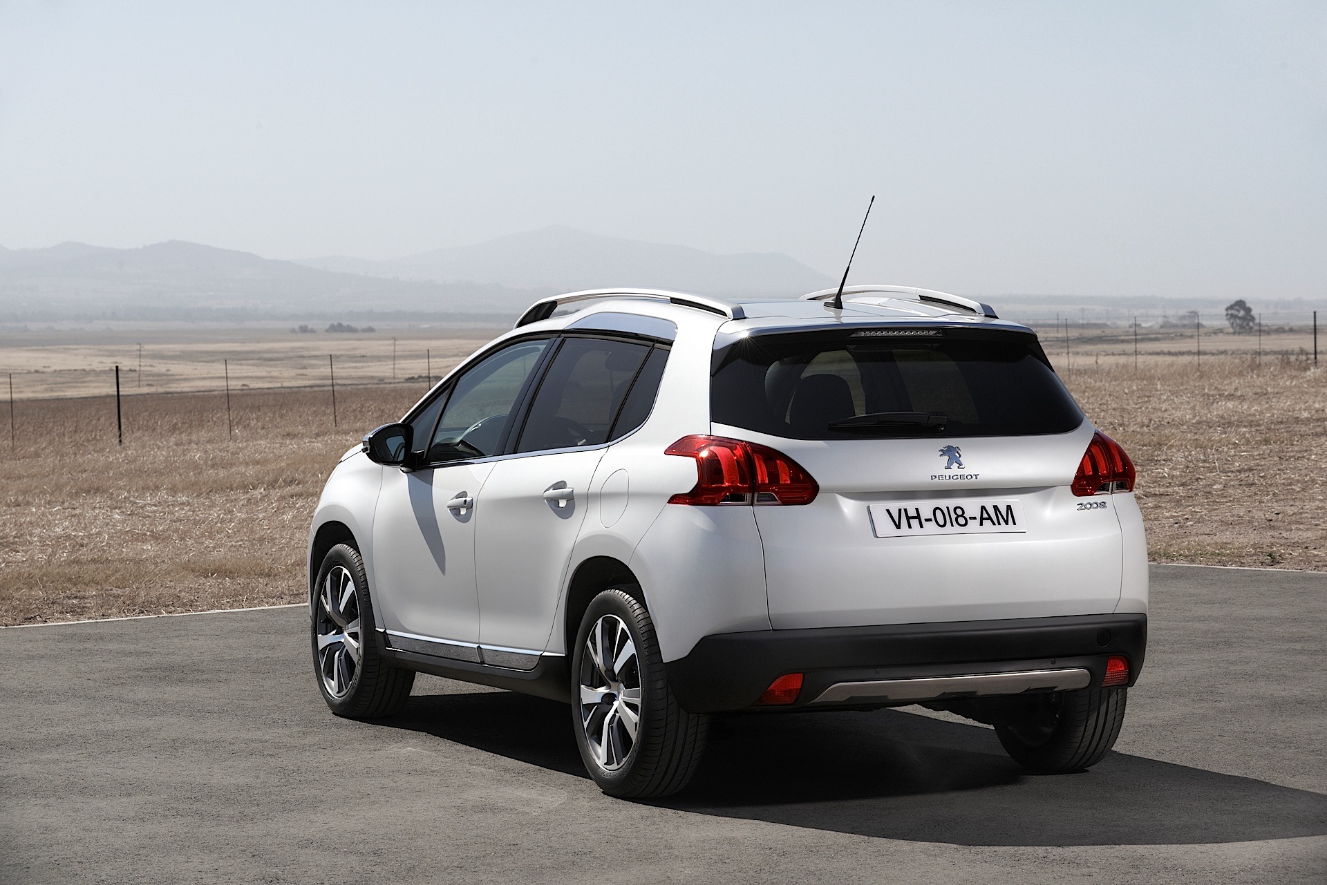 Peugeot 2008 photo 12