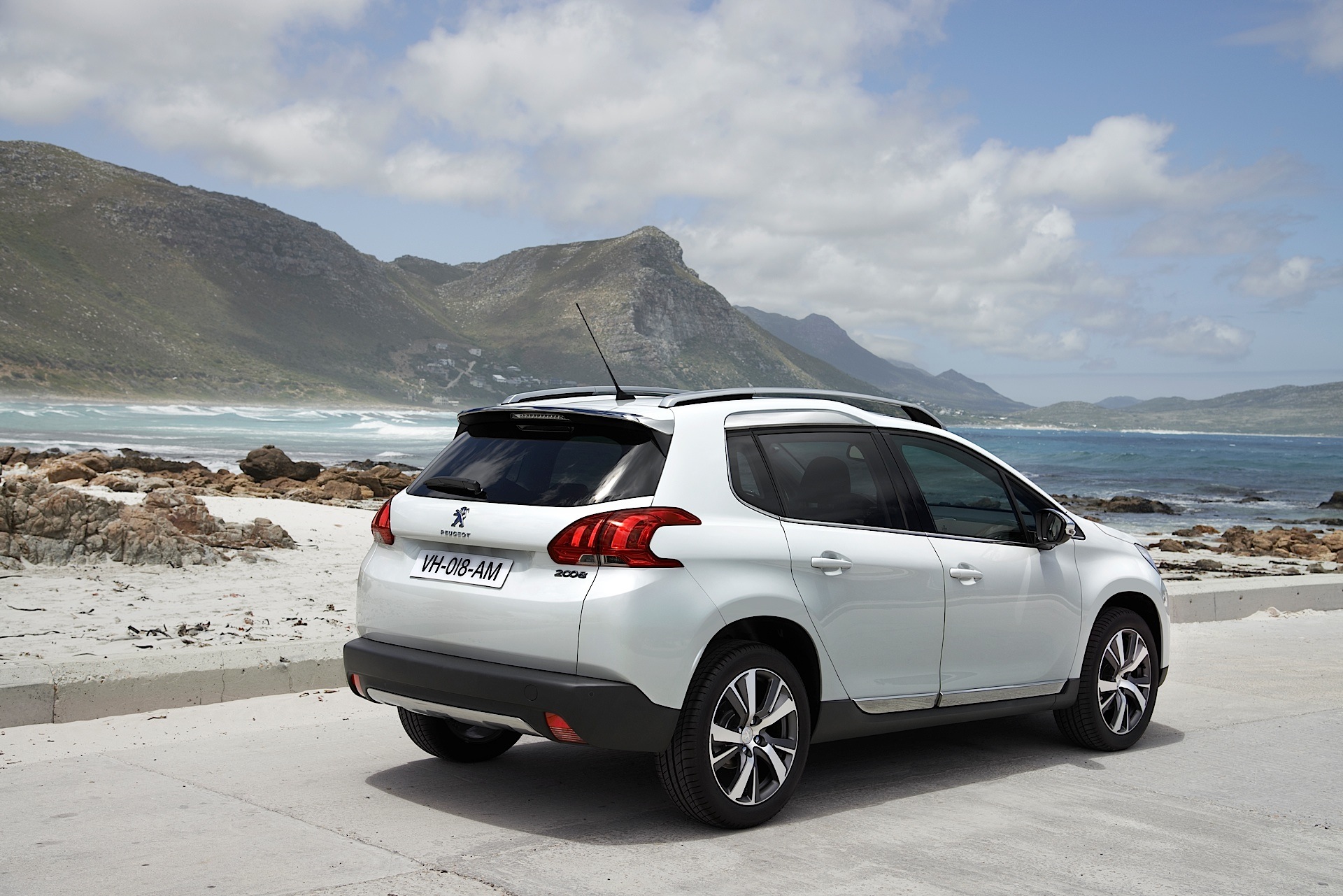 Peugeot 2008 photo 13