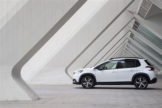 Peugeot 2008 foto 8