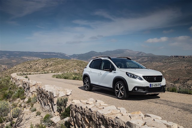 Peugeot 2008 foto 18