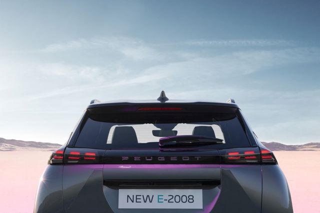 Peugeot 2008 foto 3
