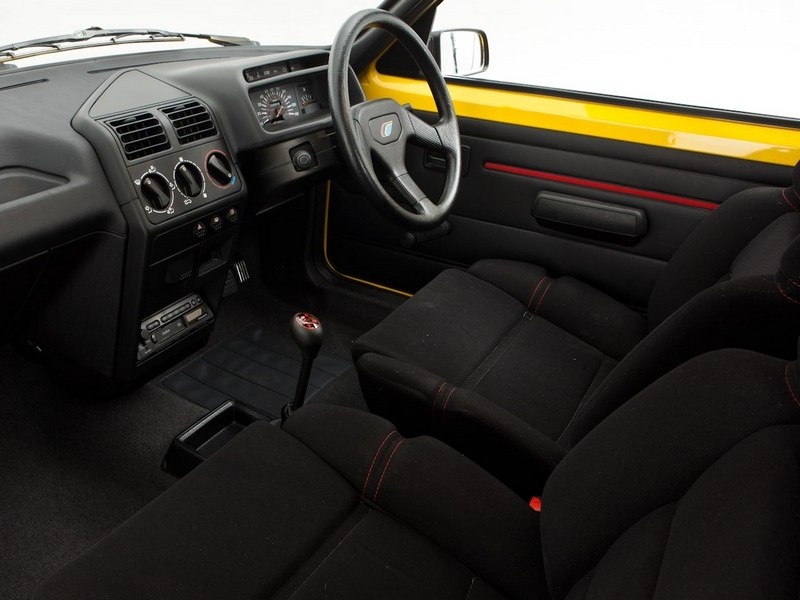 Peugeot 205 photo 31
