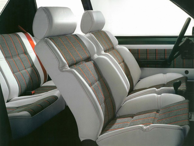 Peugeot 205 photo 33