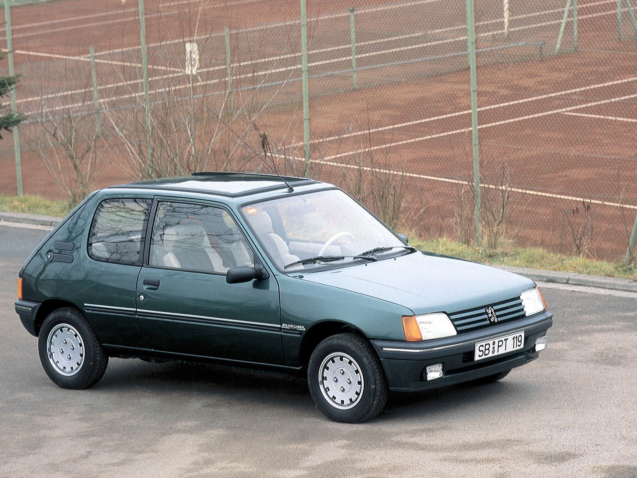 Peugeot 205 photo 16