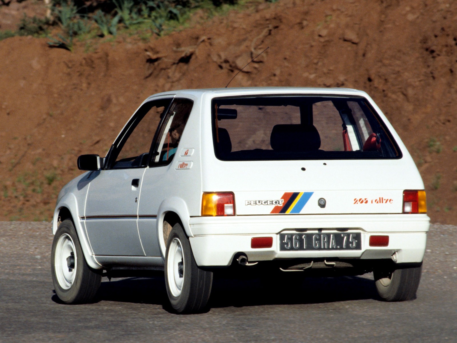 Peugeot 205 photo 20