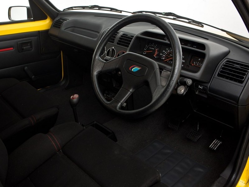 Peugeot 205 photo 30