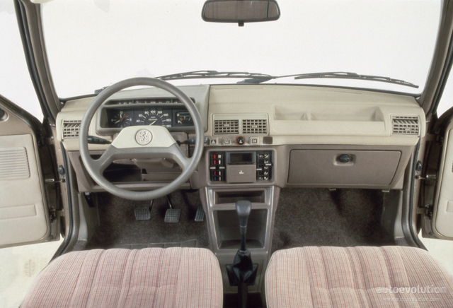 Peugeot 205 photo 28