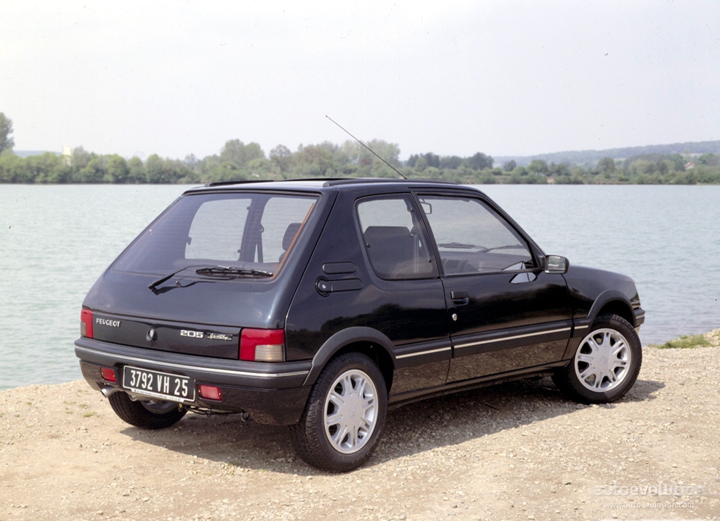 Peugeot 205 photo 2