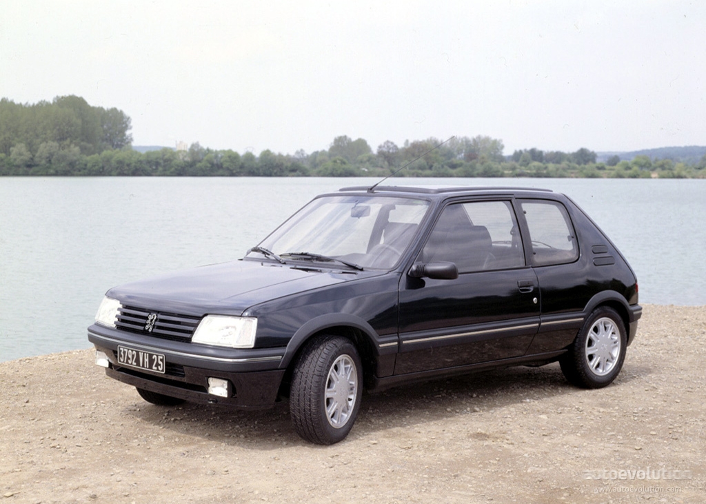 Peugeot 205 photo 3