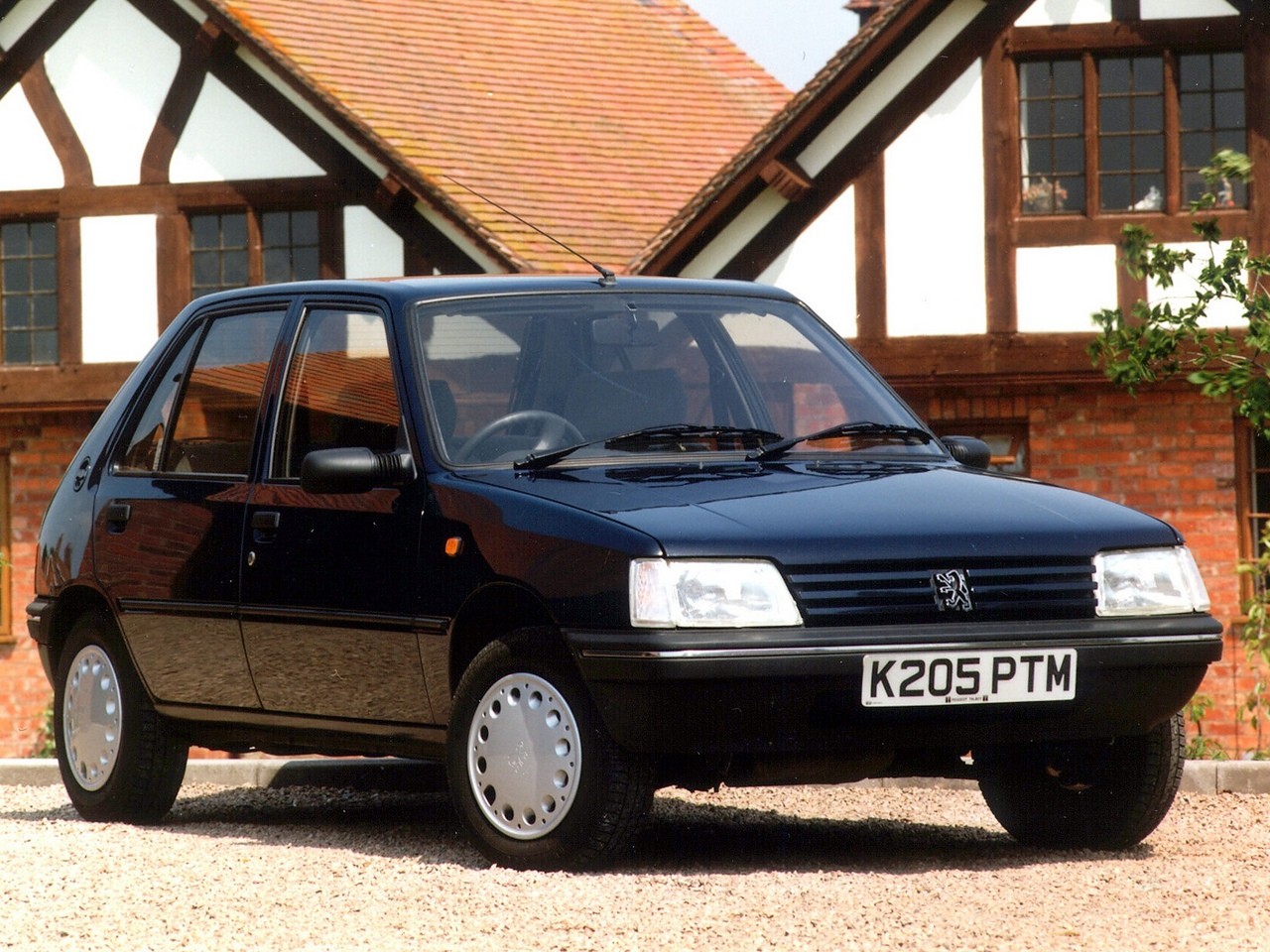 Peugeot 205 photo 13