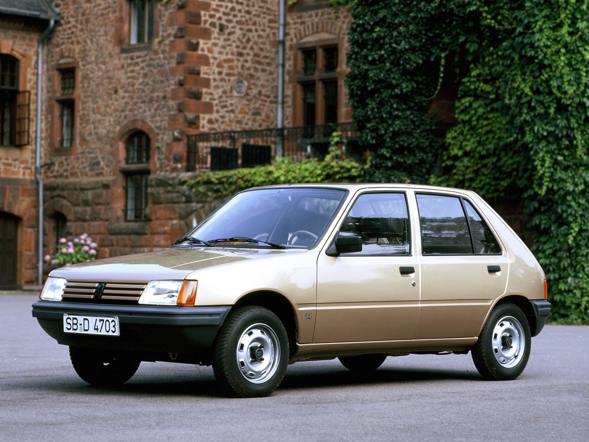 Peugeot 205 photo 16