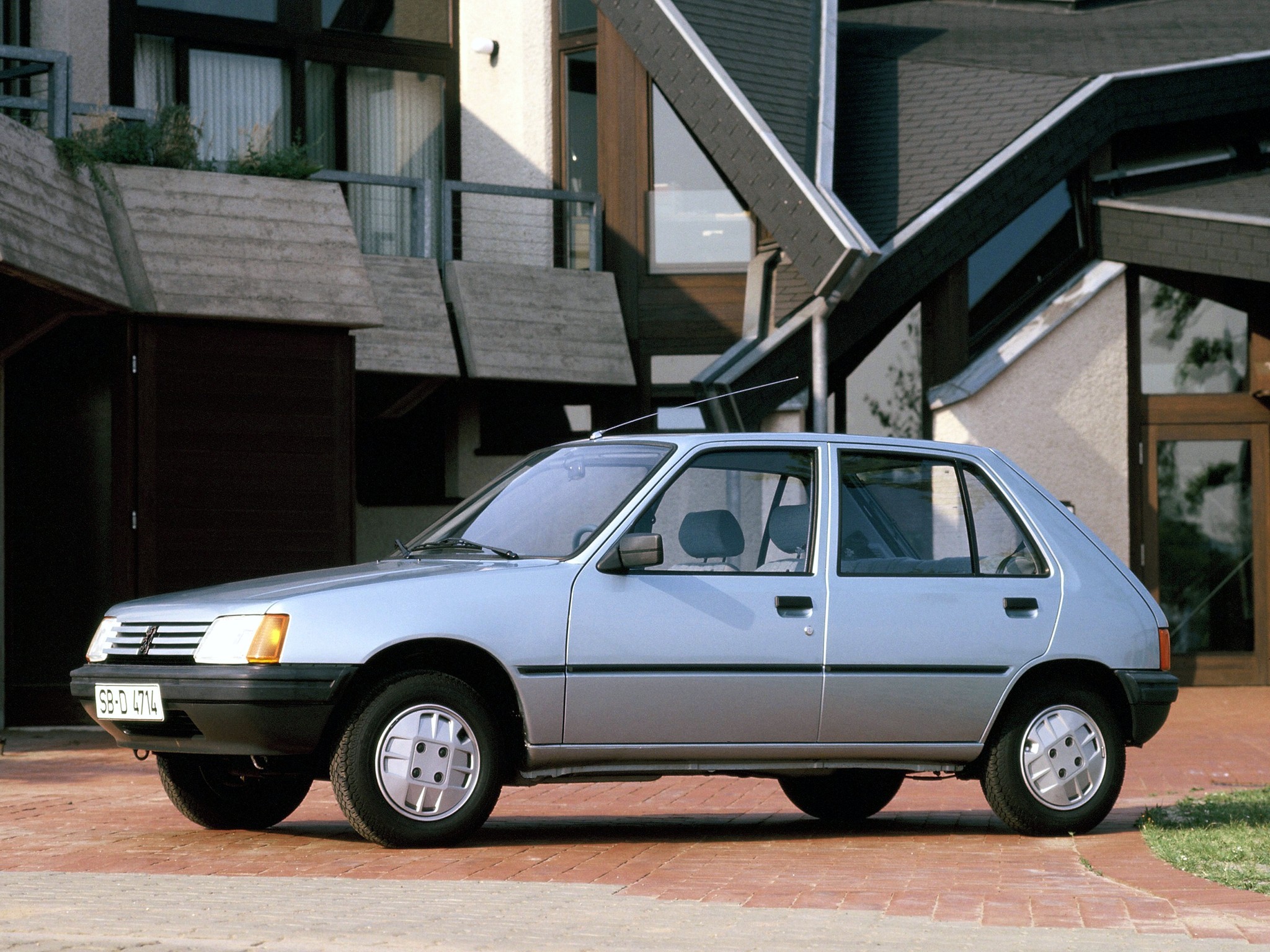 Peugeot 205 photo 21