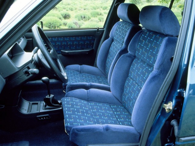 Peugeot 205 photo 39