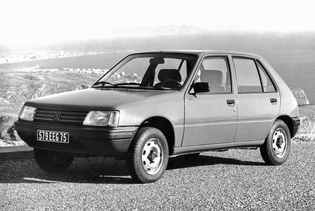 Peugeot 205 photo 24