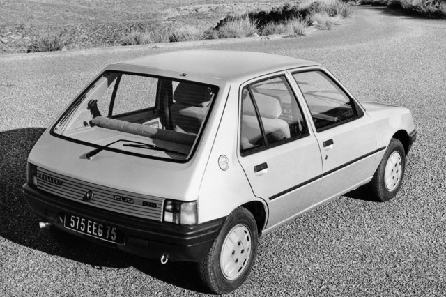 Peugeot 205 photo 30
