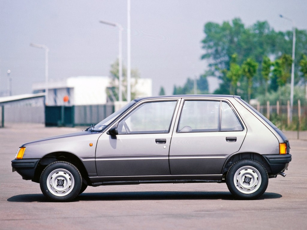 Peugeot 205 photo 33