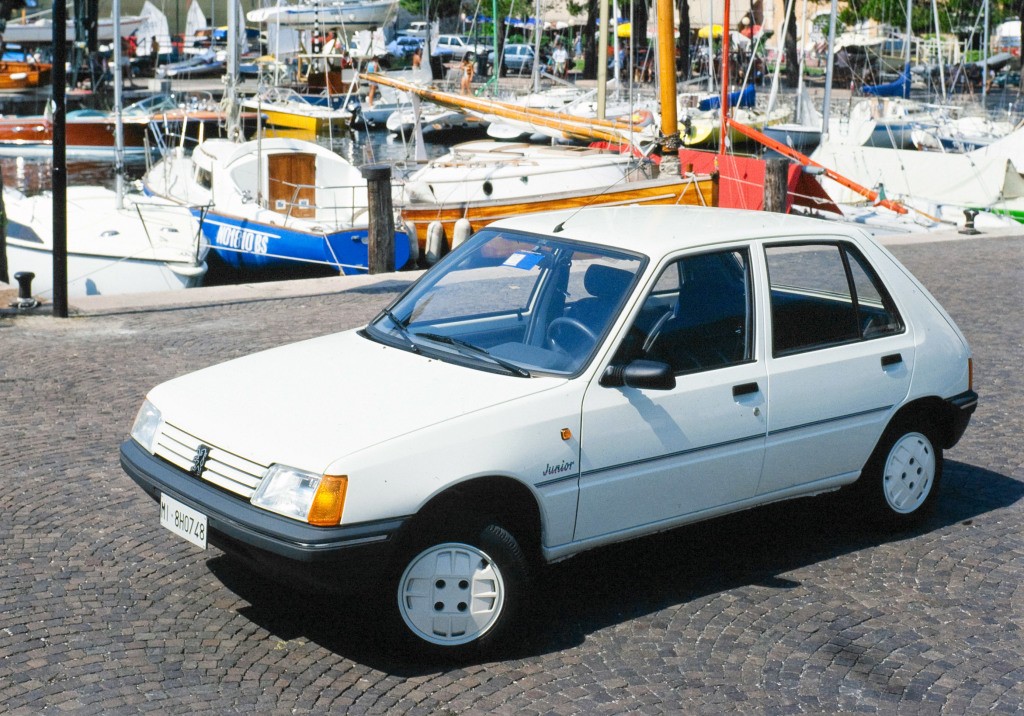 Peugeot 205 photo 35