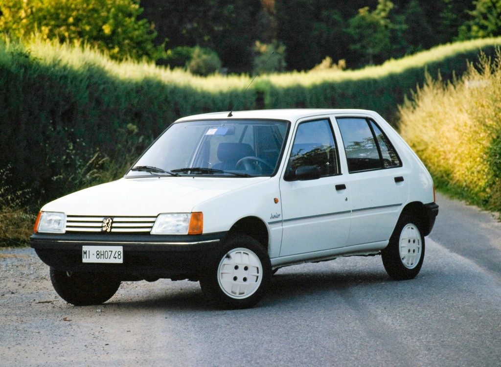 Peugeot 205 photo 37