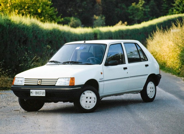 Peugeot 205 photo 37