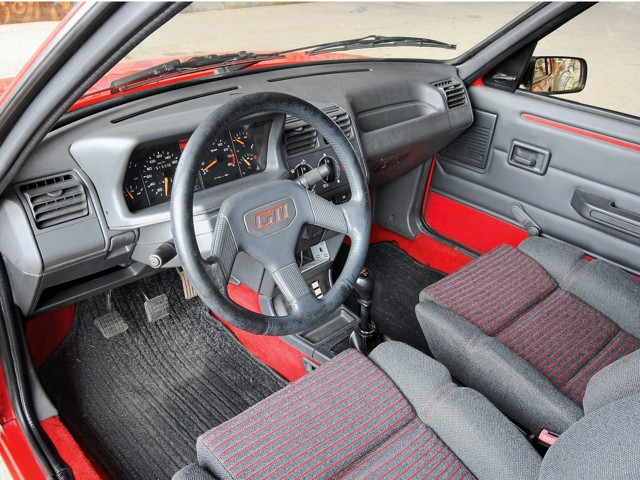 Peugeot 205 photo 62