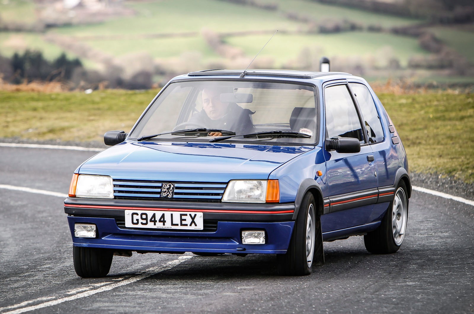 Peugeot 205 photo 23