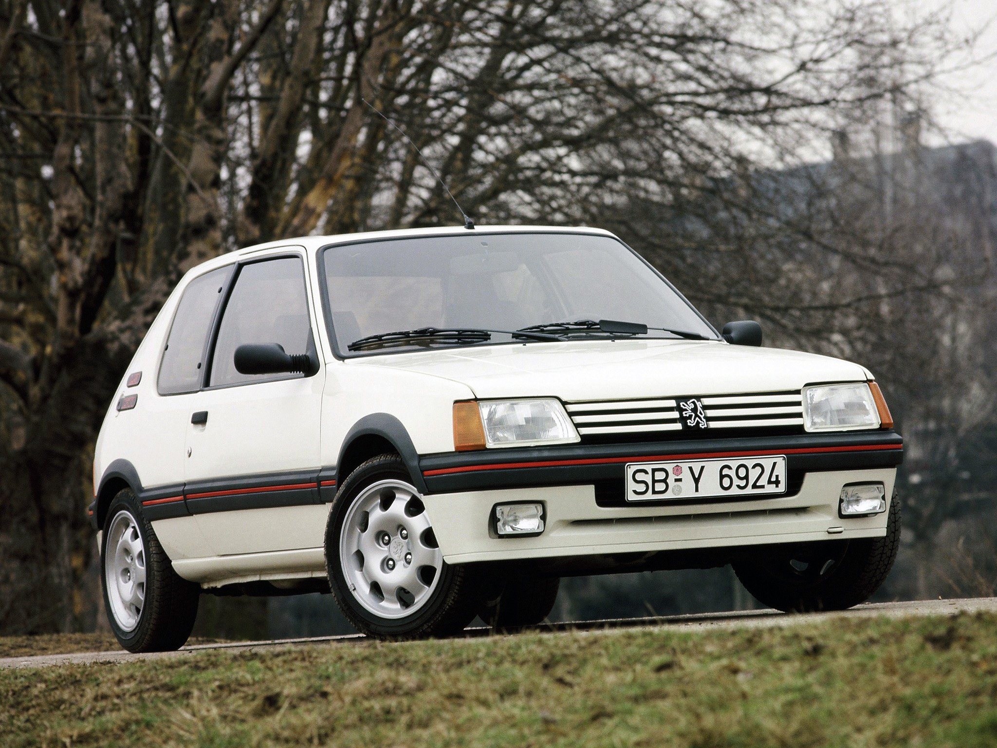 Peugeot 205 photo 25