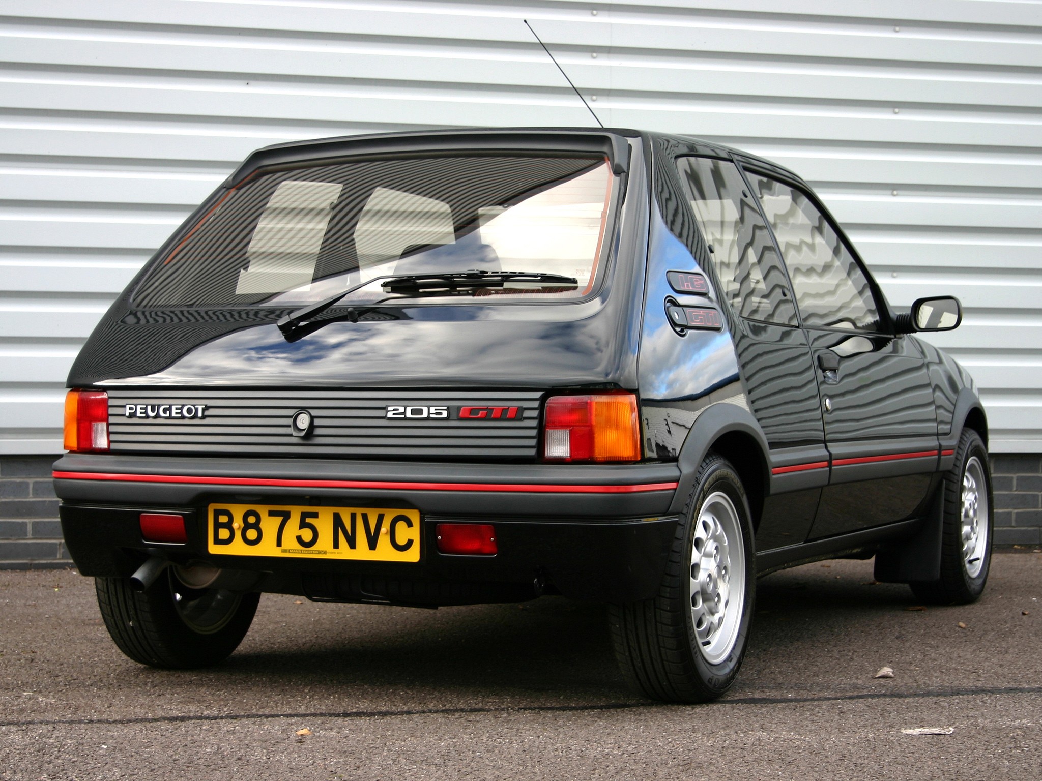 Peugeot 205 photo 36