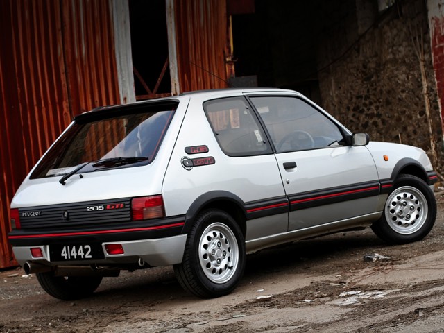 Peugeot 205 photo 37